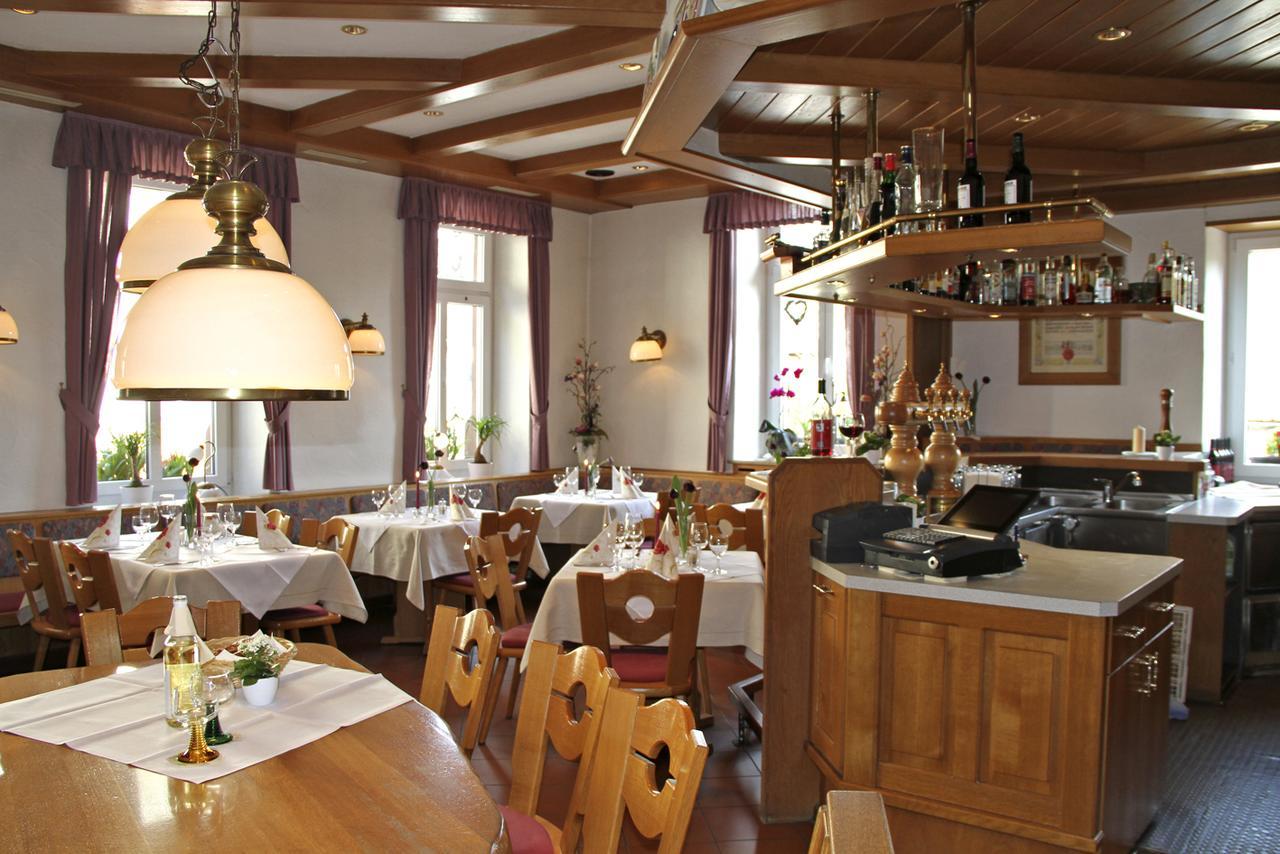 Hotel- Restaurant Zum Schwan Waldfischbach-Burgalben Buitenkant foto