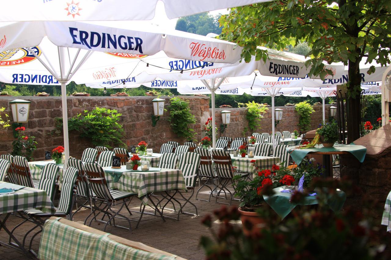 Hotel- Restaurant Zum Schwan Waldfischbach-Burgalben Buitenkant foto